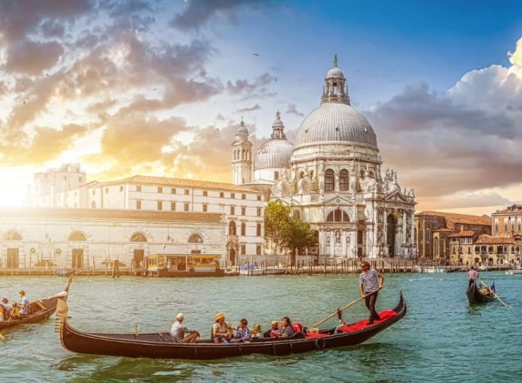 ITALY TOUR (Round Trip from Rome to Bologna)